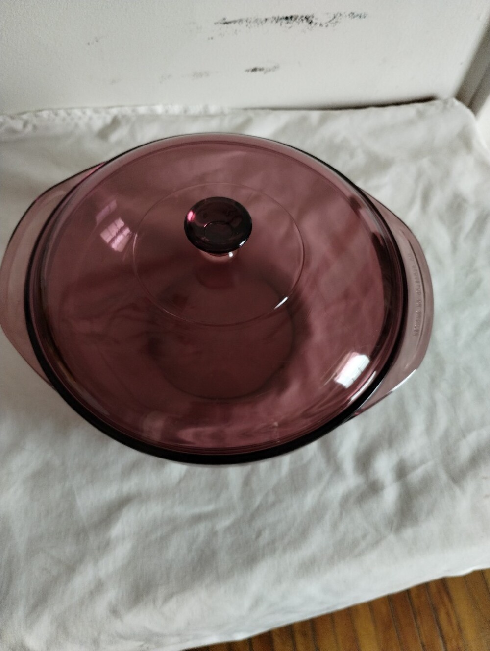 Pyrex Cranberry Purple Glass Casserole Dish with Lid - #24 2l